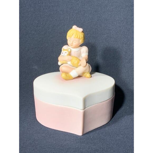 Porcelain Heart Shape Trinket Box with Girl with Cat - Picture 7 of 9